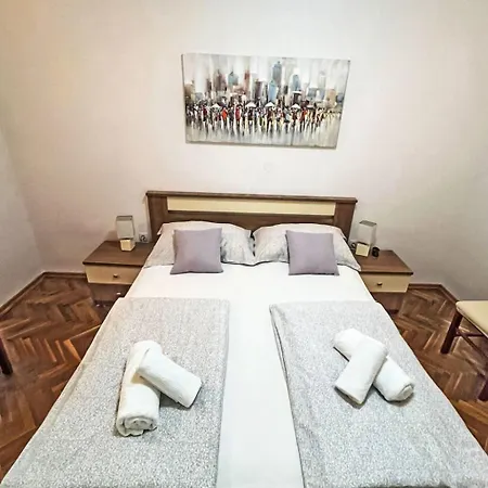 Beg-2 By Interhome Апартаменты