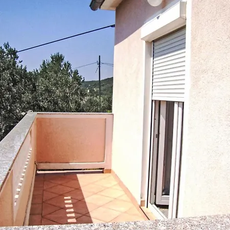 Beg-2 By Interhome Апартаменты Mundanije